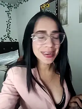 YaraDuartee online show from February 3, 2026, 12:54 am