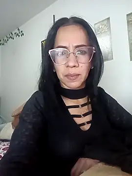 YaraDuartee online show from November 27, 2025, 11:38 pm