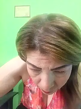 Snapshot of VANESSA__01 chatting on October 21, 2025, 12:37 pm VANESSA 01 online show from October 21, 2025, 12:37 pm