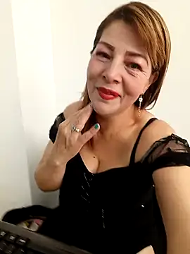 Snapshot of VANESSA__01 chatting on November 13, 2025, 12:31 pm VANESSA 01 online show from November 13, 2025, 12:31 pm