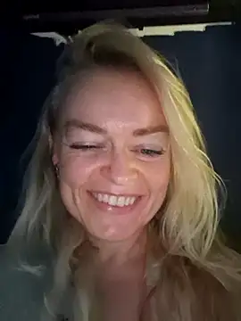 demidelightfulxx online show from September 28, 2025, 7:43 pm