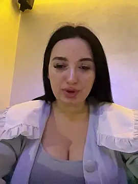 Snapshot of LoveMiQueen1 chatting on October 19, 2025, 5:26 pm LoveMiQueen1 online show from October 19, 2025, 5:26 pm