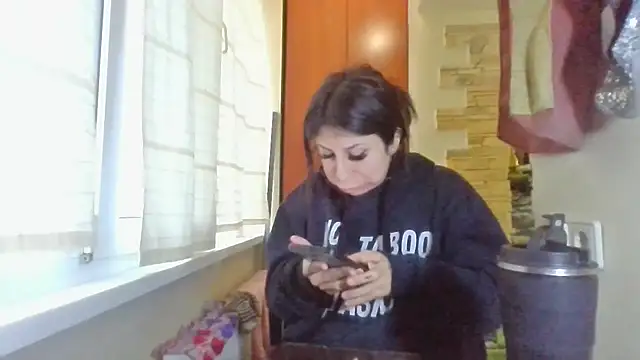 QueenMomyS online show from December 19, 2025, 8:49 am