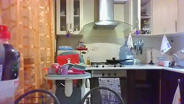 QueenMomyS online show from October 18, 2025, 7:49 pm