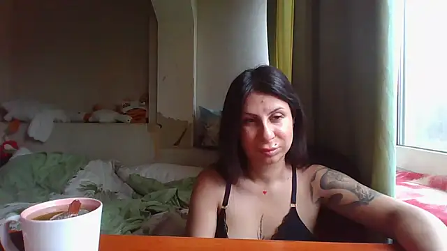 QueenMomyS online show from November 11, 2025, 9:26 am