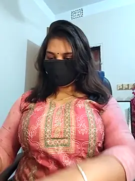 Queen Homaira online show from December 15, 2025, 6:41 am