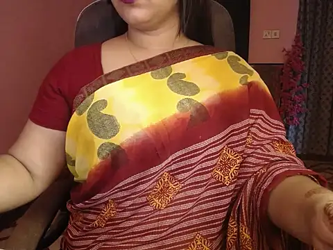 Queen Homaira online show from October 15, 2025, 4:55 am