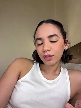 Capricho 01 online show from October 10, 2025, 12:06 pm