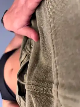 Capricho 01 online show from October 18, 2025, 12:40 pm