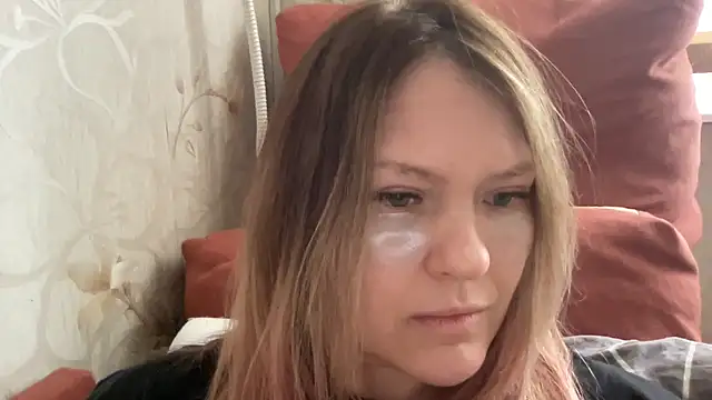 Snapshot of Milysoren chatting on March 1, 2026, 6:24 am Milysoren online show from March 1, 2026, 6:24 am