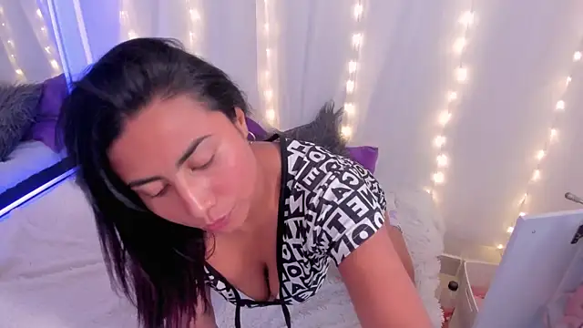 Olivia Morrys online show from May 15, 2026, 11:47 pm