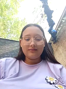 Snapshot of young_dairy01 chatting on November 8, 2025, 7:06 pm young dairy01 online show from November 8, 2025, 7:06 pm