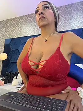 Angelina Roa online show from April 18, 2026, 7:07 pm