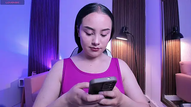 Snapshot of MAGIC_VERA chatting on May 6, 2026, 1:15 pm MAGIC VERA online show from May 6, 2026, 1:15 pm
