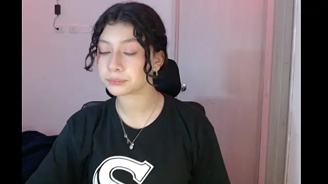 Ivonnybonn online show from November 20, 2025, 7:09 am