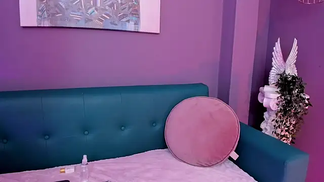 Alessiia   online show from December 14, 2025, 3:02 am