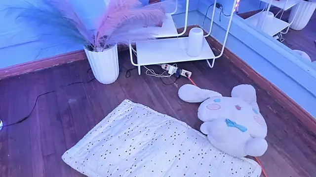 KathiaSaenz  online show from November 6, 2025, 4:27 am