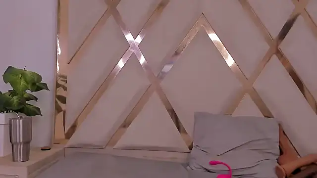 indiraasm online show from November 19, 2025, 4:23 am