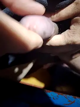 Snapshot of Sir_clouden chatting on November 9, 2025, 8:35 pm Sir clouden online show from November 9, 2025, 8:35 pm