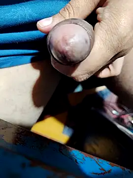 Snapshot of Sir_clouden chatting on October 29, 2025, 12:42 am Sir clouden online show from October 29, 2025, 12:42 am