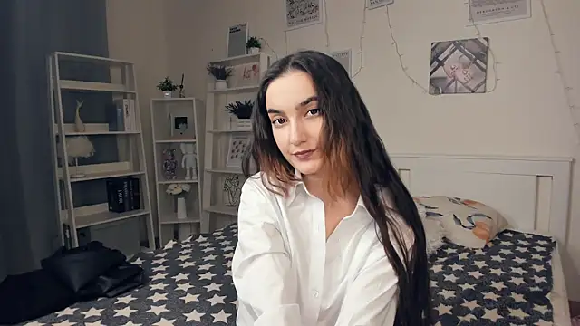 Snapshot of EmmaBuffley chatting on October 31, 2025, 8:22 am EmmaBuffley online show from October 31, 2025, 8:22 am