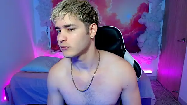 AlexPiersss online show from December 1, 2025, 7:15 pm