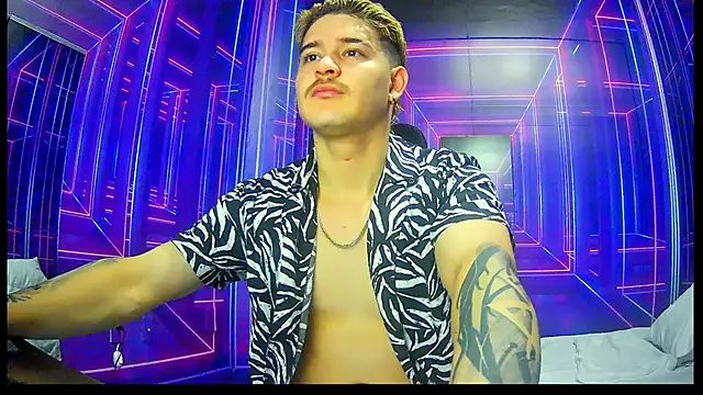 AlexPiersss online show from September 29, 2025, 7:08 pm