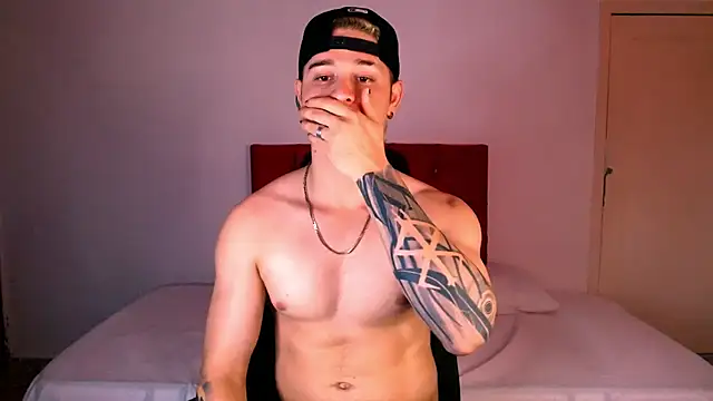 AlexPiersss online show from November 4, 2025, 7:06 pm