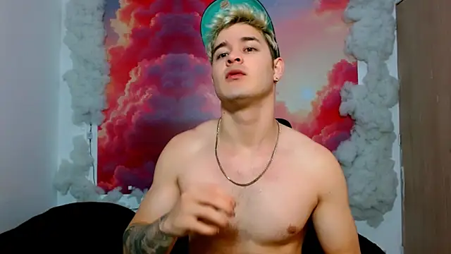 AlexPiersss online show from December 2, 2025, 7:15 pm