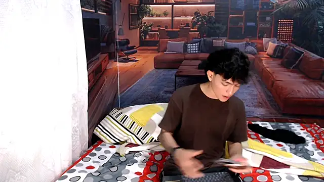 Snapshot of RomeoMillerr chatting on June 17, 2026, 5:23 pm RomeoMillerr online show from June 17, 2026, 5:23 pm