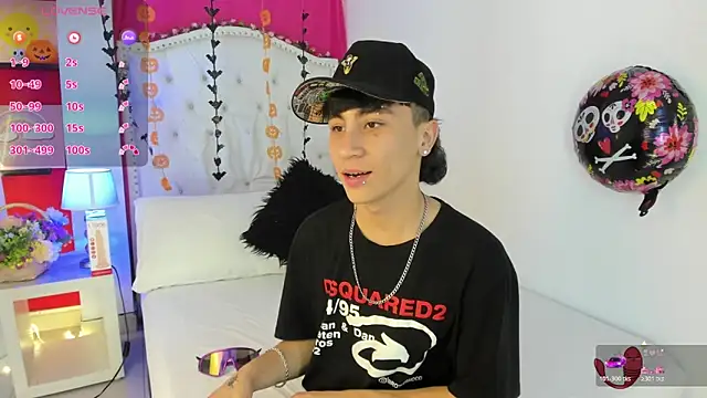 XaanderGrey online show from October 24, 2025, 7:35 pm