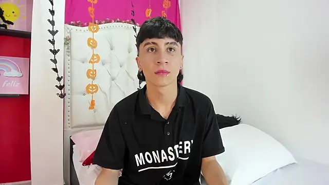 XaanderGrey online show from October 5, 2025, 8:21 pm