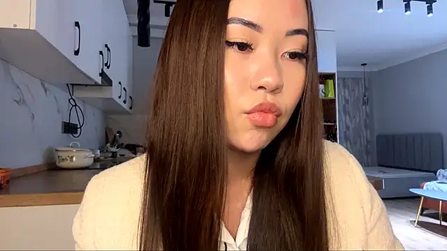 Snapshot of Ur_neighbor_Kira chatting on October 26, 2025, 12:38 pm Ur neighbor Kira online show from October 26, 2025, 12:38 pm