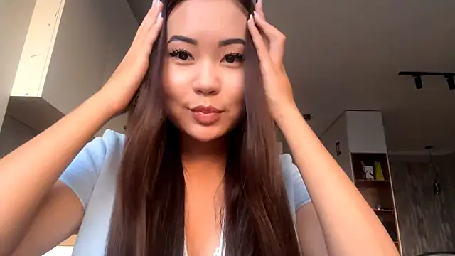 Snapshot of Ur_neighbor_Kira chatting on October 25, 2025, 11:42 am Ur neighbor Kira online show from October 25, 2025, 11:42 am