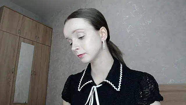 Yourplayfulspark online show from November 19, 2025, 6:08 pm