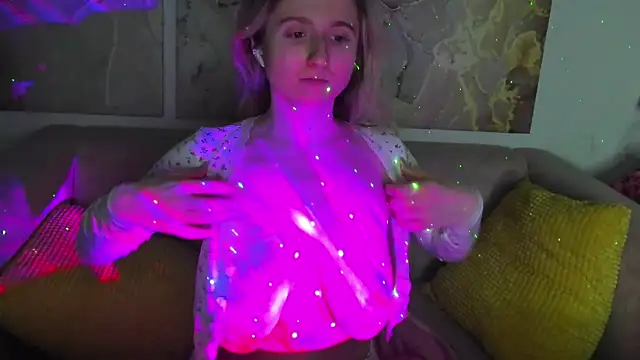 CamillaDreamer online show from March 20, 2026, 6:42 pm