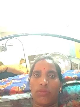Snapshot of Munni_ji chatting on October 6, 2025, 5:52 am Munni ji online show from October 6, 2025, 5:52 am