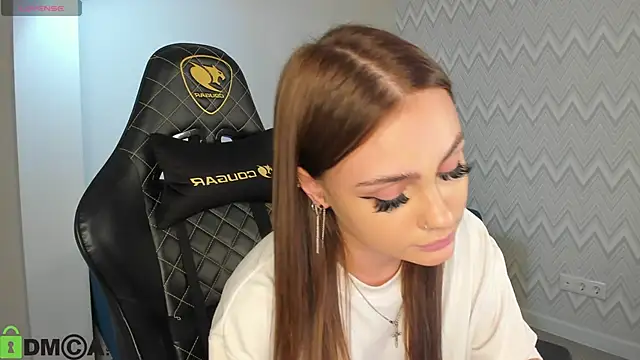 KarinaBroks online show from November 26, 2025, 11:43 am