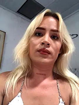 alexawinterrr online show from December 5, 2025, 7:45 pm