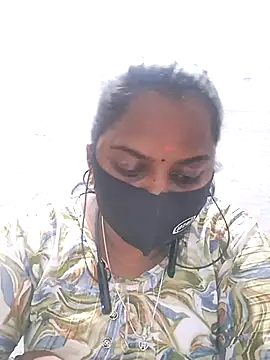 Snapshot of Tamil_Hot_Sindhu chatting on February 6, 2026, 6:04 pm Tamil Hot Sindhu online show from February 6, 2026, 6:04 pm