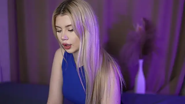 Snapshot of AshleyNikoo chatting on November 9, 2025, 3:49 pm AshleyNikoo online show from November 9, 2025, 3:49 pm