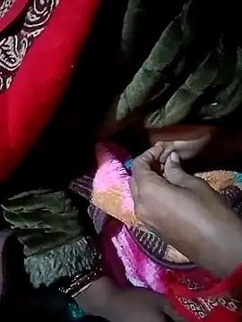 Snapshot of Lona2525 chatting on December 5, 2025, 6:50 pm Lona2525 online show from December 5, 2025, 6:50 pm