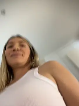 Mariana gom online show from February 3, 2026, 4:56 pm