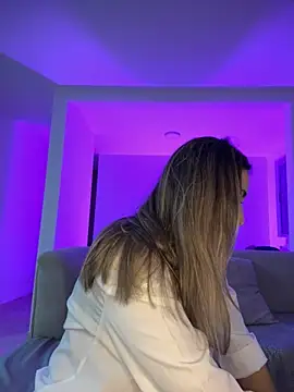 Snapshot of Mariana_gom chatting on November 28, 2025, 4:12 am Mariana gom online show from November 28, 2025, 4:12 am