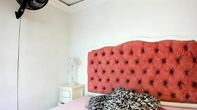 Snapshot of hannarose1208 chatting on December 2, 2025, 1:24 pm hannarose1208 online show from December 2, 2025, 1:24 pm