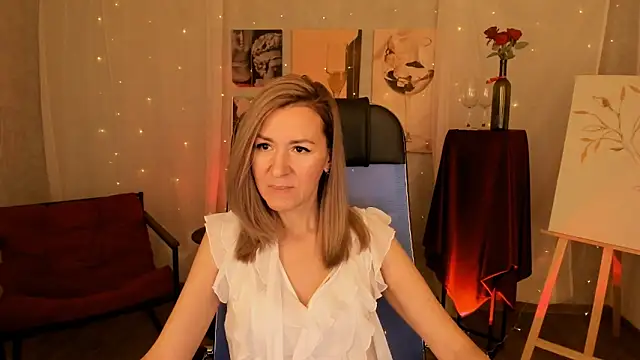 Snapshot of DonnaSmitth chatting on December 17, 2025, 3:50 pm DonnaSmitth online show from December 17, 2025, 3:50 pm