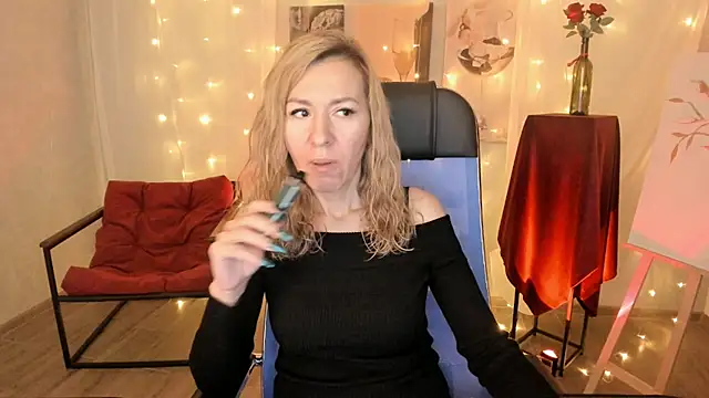 Snapshot of DonnaSmitth chatting on February 12, 2026, 6:29 pm DonnaSmitth online show from February 12, 2026, 6:29 pm