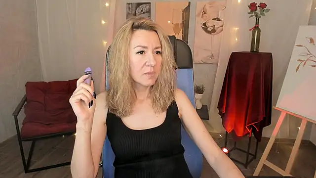 Snapshot of DonnaSmitth chatting on January 14, 2026, 6:44 pm DonnaSmitth online show from January 14, 2026, 6:44 pm