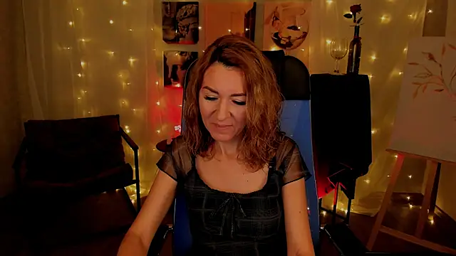 Snapshot of DonnaSmitth chatting on November 5, 2025, 2:42 pm DonnaSmitth online show from November 5, 2025, 2:42 pm