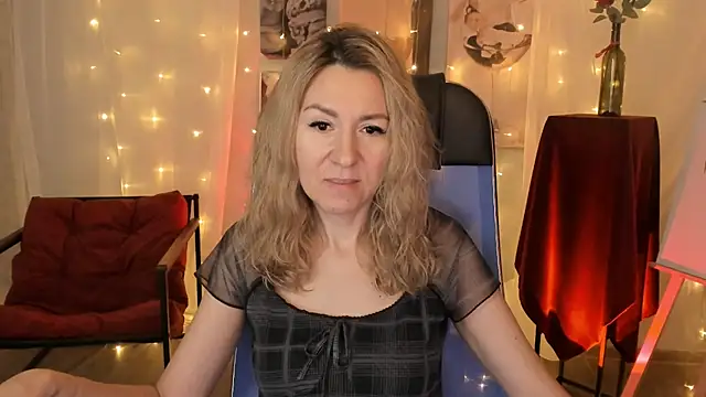 Snapshot of DonnaSmitth chatting on February 5, 2026, 6:48 pm DonnaSmitth online show from February 5, 2026, 6:48 pm